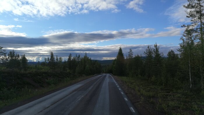 Straße Straße und Himmel