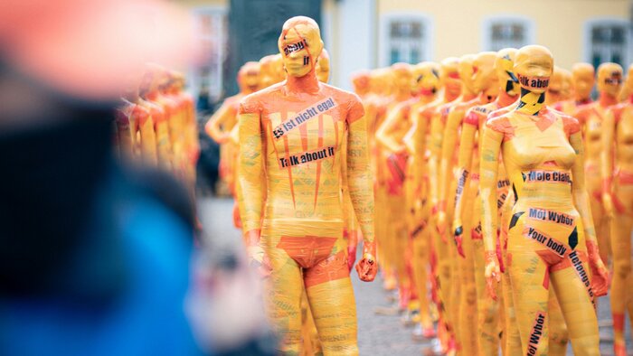 Schaufensterpuppeninstallation - Foto: Baumeister/unsplash