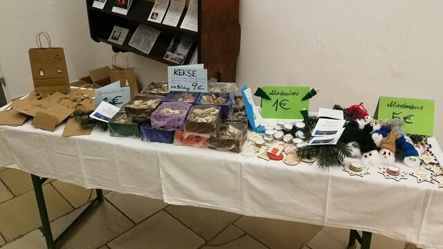 Verkaufstisch der Kinder Verkaufstisch der Kinder